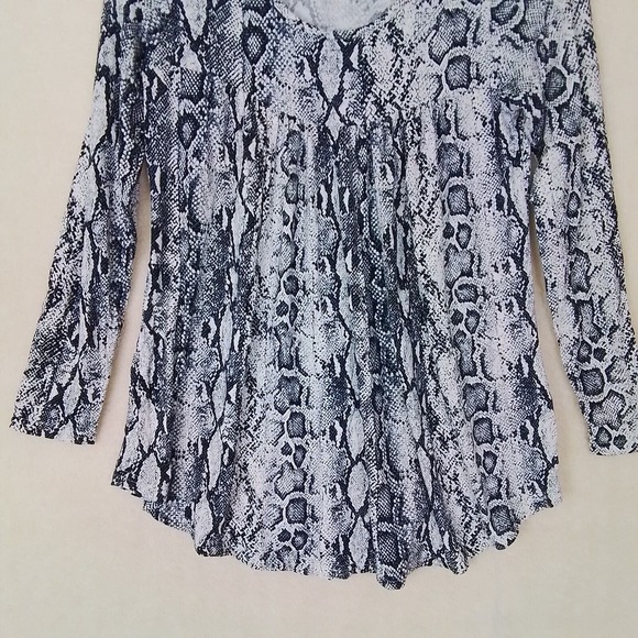 Longyuan Long Sleeve Peasant‎ Style Tunic Size Small in Gray White Snake Print - Picture 5 of 10